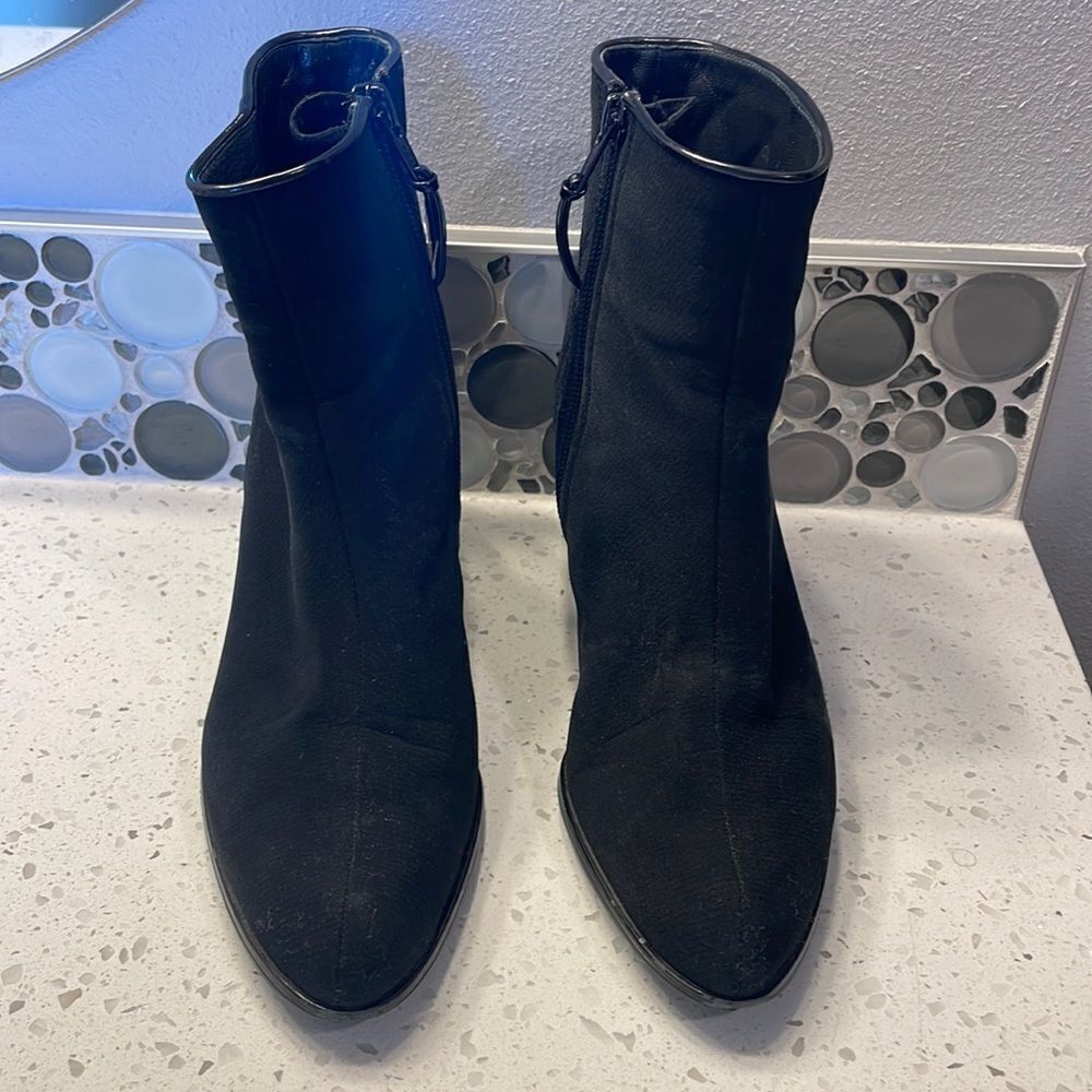 STUART Weitzman Chelsea suede woman’s black boots